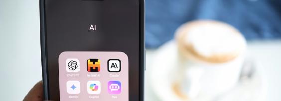 AI Bots and Compliance: What You Need to Know About Using AI in Customer Communication